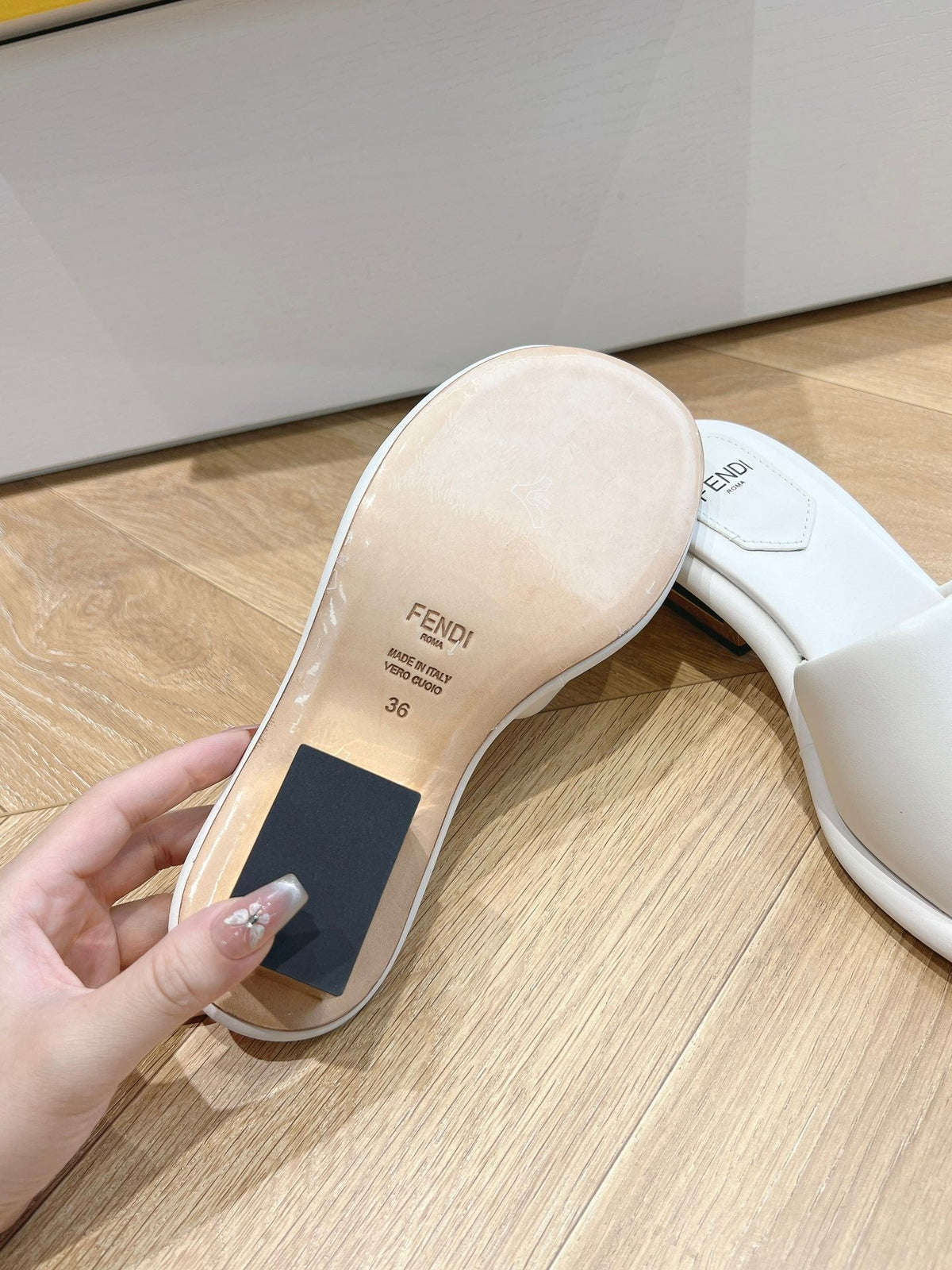 FF Baguette Slides Women 45 Nappa Leather White