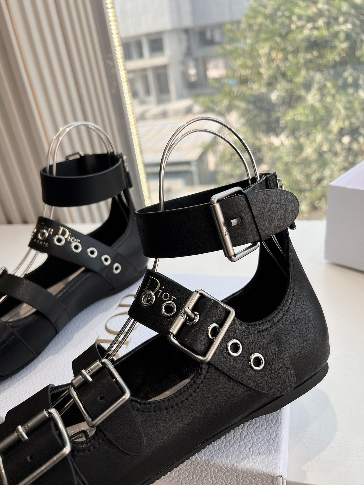 PUNK BALLET FLAT IN BLACK CALFSKIN
