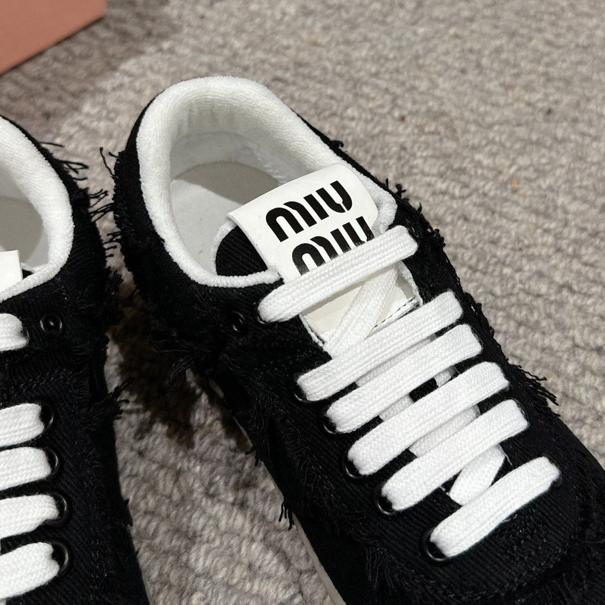 Dexun Sneaker Black Canvas