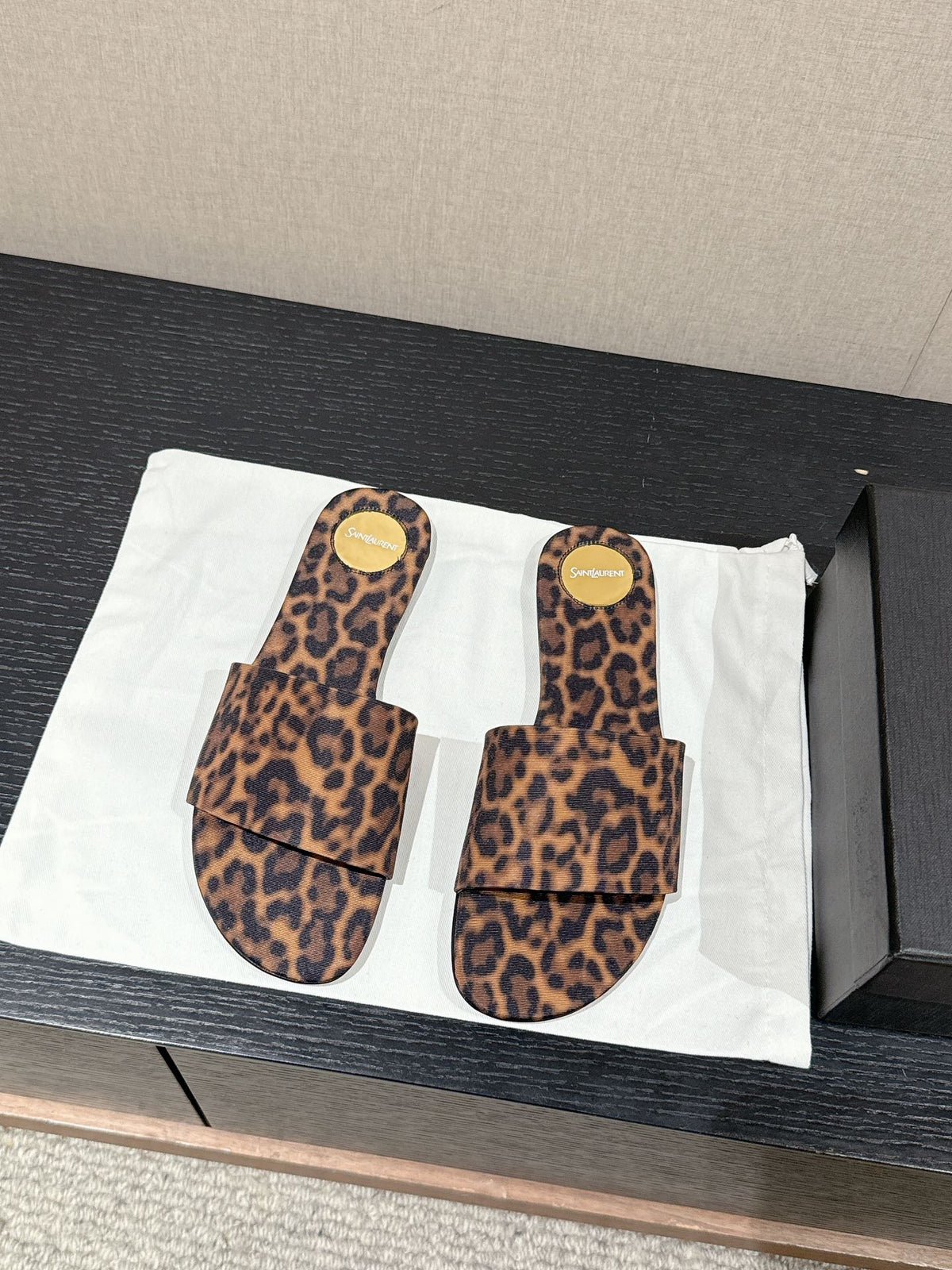 SL CARLYLE LEOPARD SLIPPERS AMBER CANVAS