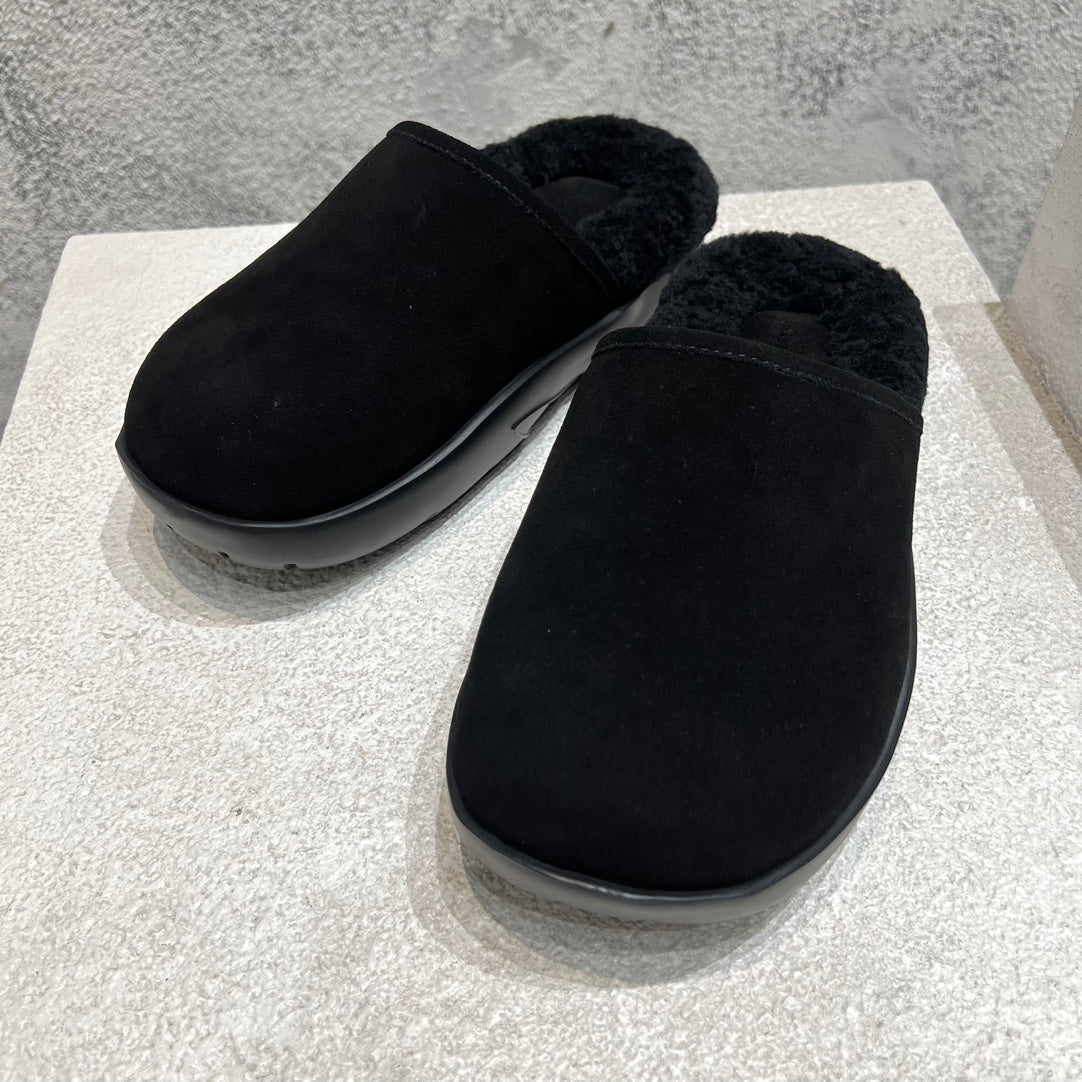 SNAP SLIPPER IN BLACK SUEDE AND SHEARLING LINING