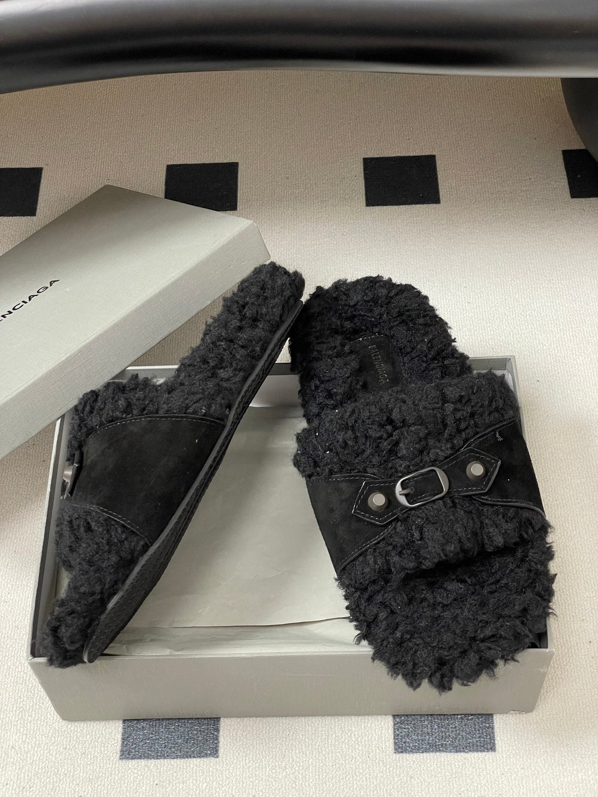 BALENCIAGA 25S SLIPPERS IN BLACK SUEDE AND WOOL