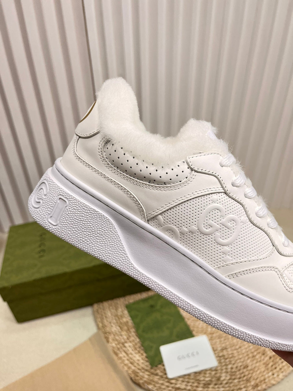 SNEAKER IN RICE WHITE CALFSKIN AND LAMB WOOL LINING