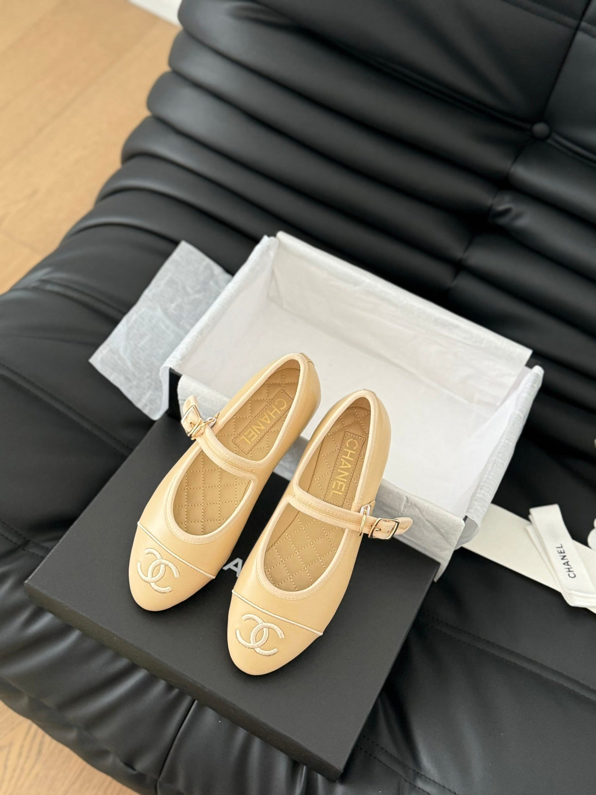 MARY JANE SHOES IN DARK CREAM LAMBSKIN