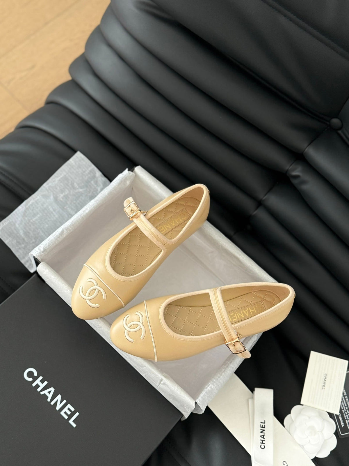 MARY JANE SHOES IN DARK CREAM LAMBSKIN