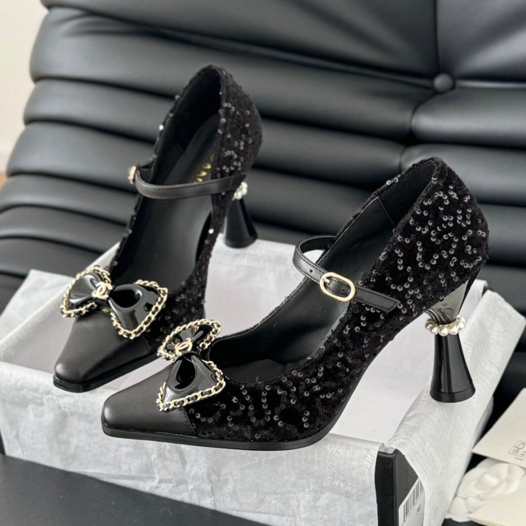 CC POINTED TOE HIGH HEELS IN BLACK VELVET AND LAMBSKIN GOLD HARDWARE