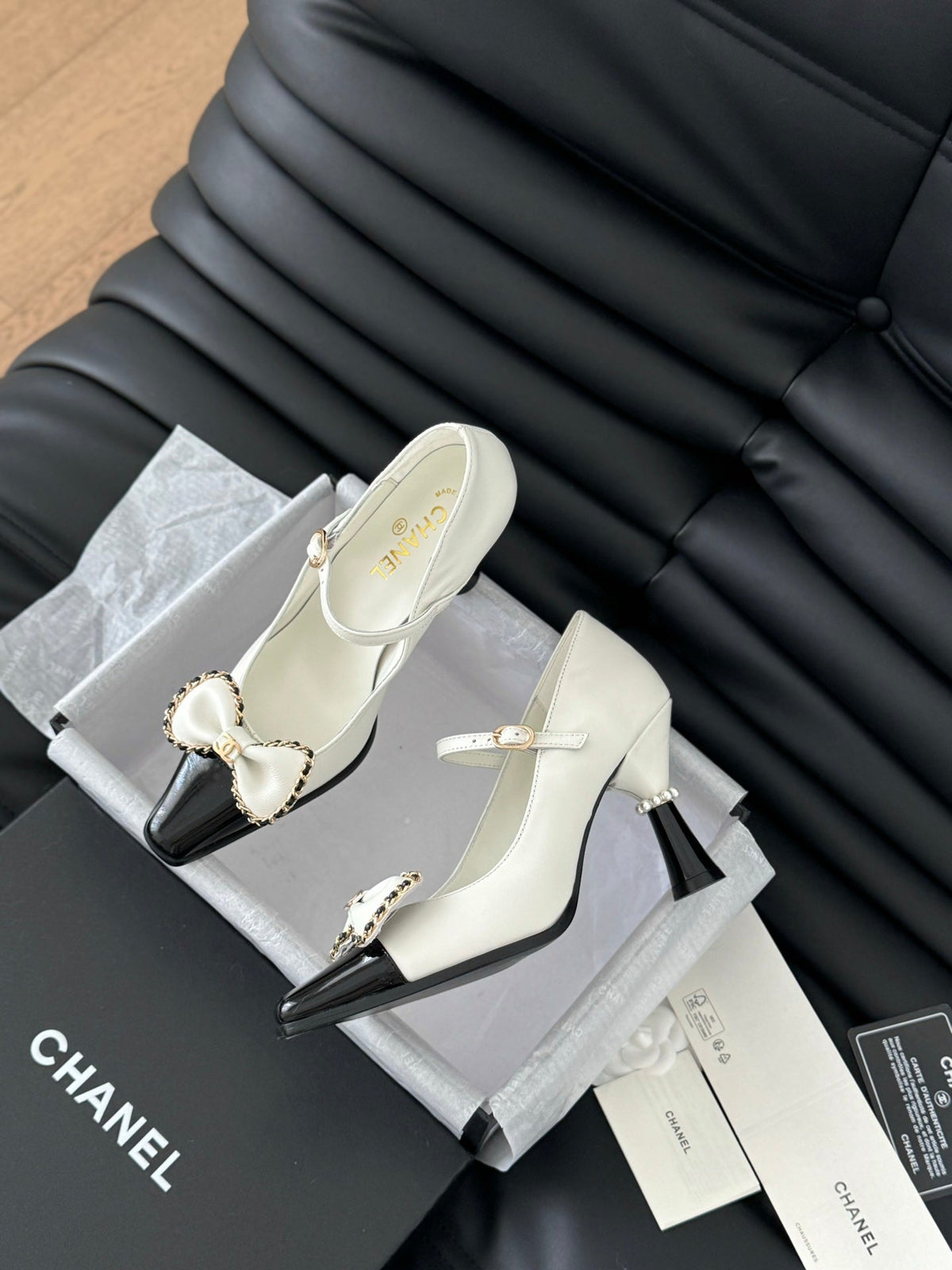CC POINTED TOE HIGH HEELS IN WHITE MIX BLACK LAMBSKIN GOLD HARDWARE