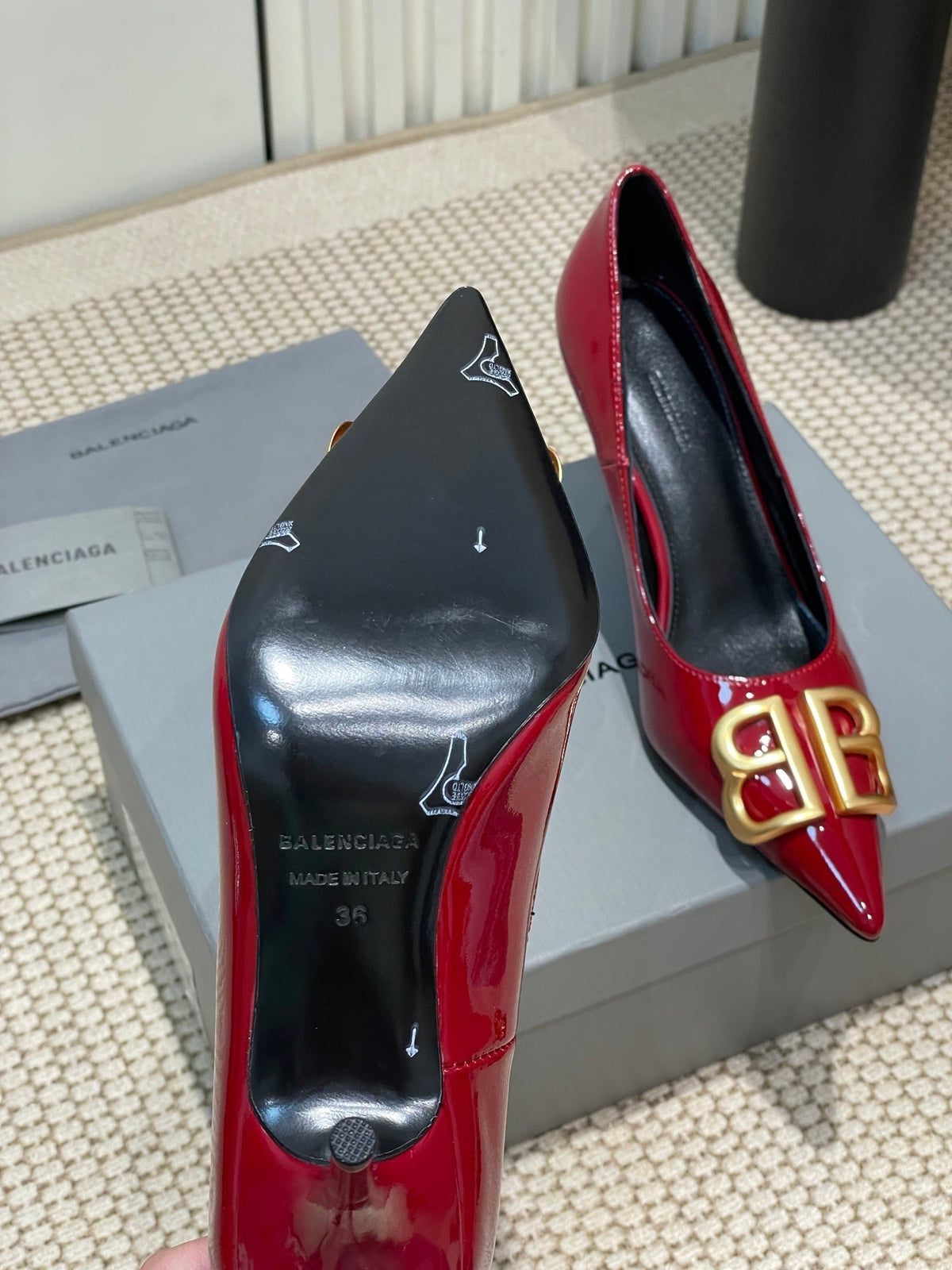 POINTED BB GOLD BUCKLE HIGH PUMPS 80MM IN RED PATENT CALFSKIN