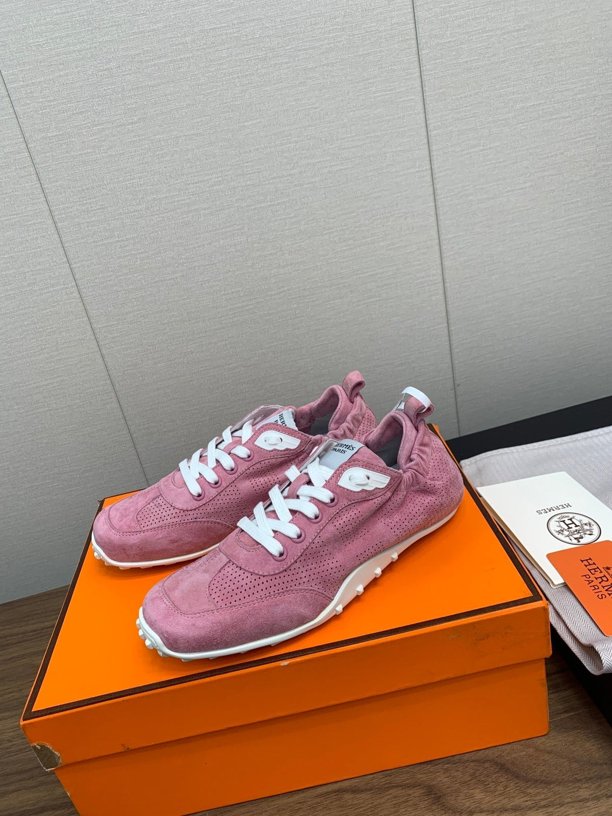 SKATEBOARD SHOES DARK PINK SUEDE