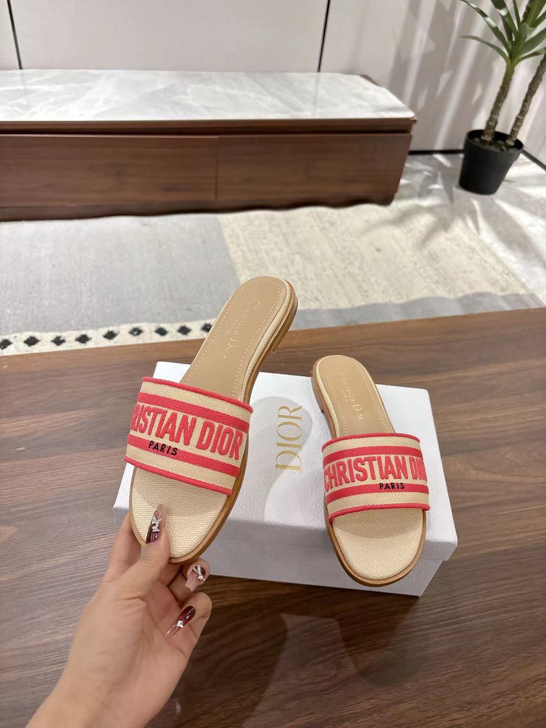 DWAY SLIDES IN BEIGE AND RED TECHNICAL FABRIC