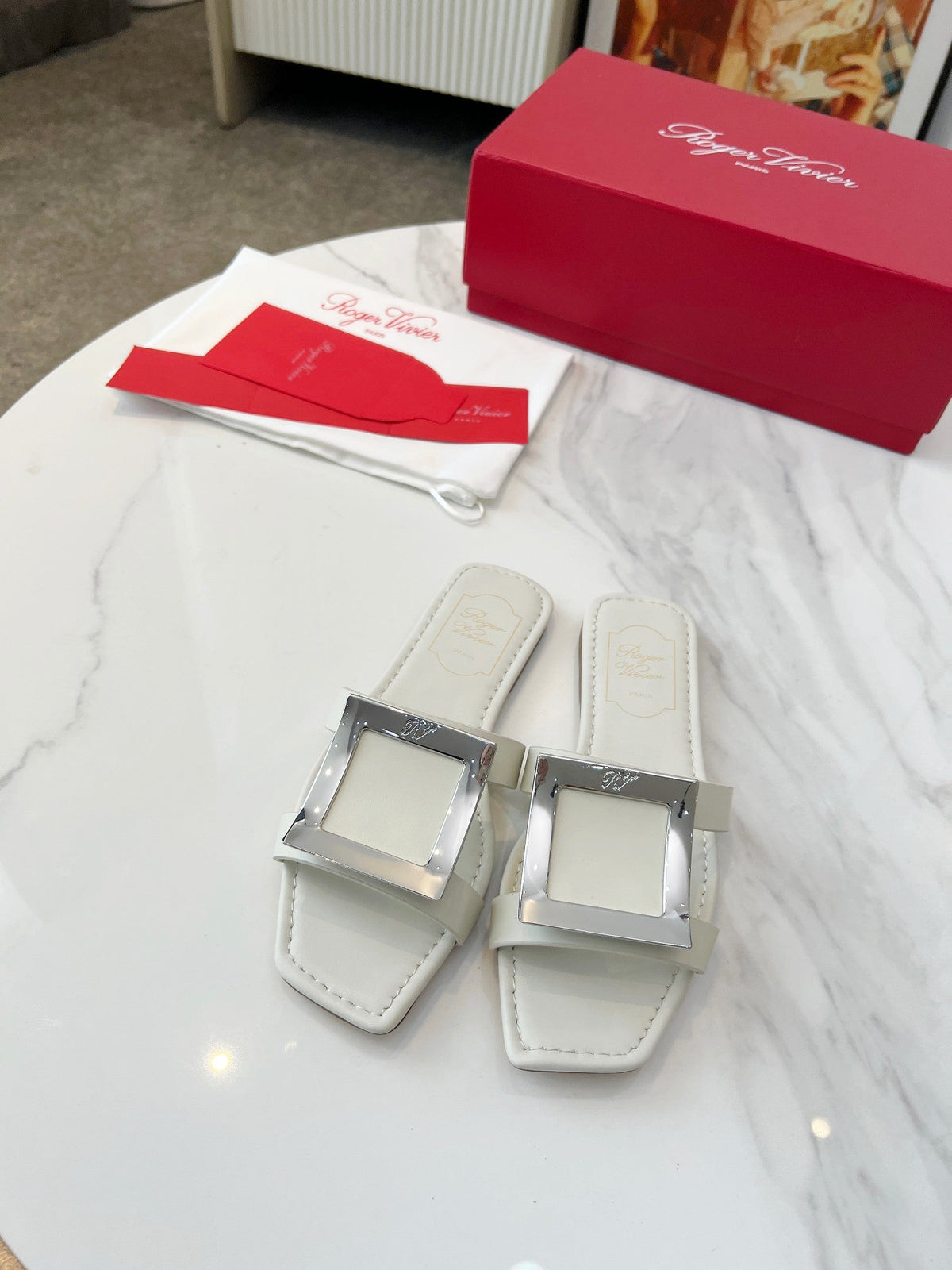 VIV' BY THE SEA MULES IN WHITE CALFSKIN SILVER BUCKLE