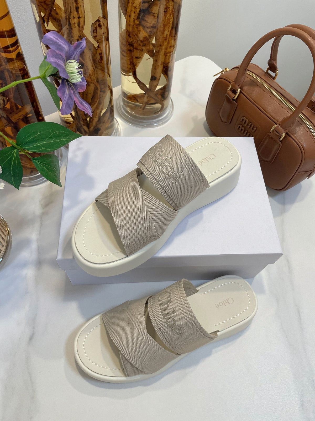CHLOÉ WOODY WEDGE SANDALS IN DOVE GREY CANVAS WITH WHITE RUBBER SOLE