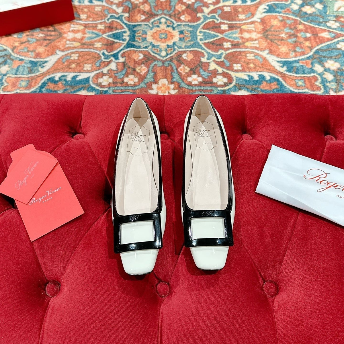 TROMPETTE BALLERINAS IN WHITE SHINY CALFSKIN BLACK SQUARE BUCKLE