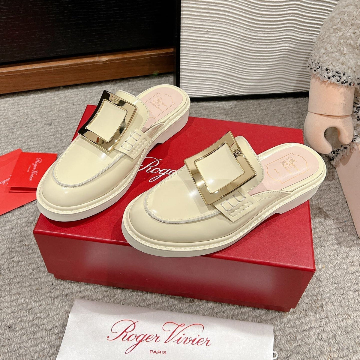 VIV' RANGERS MULES IN CREAM SHINY CALFSKIN GOLD BUCKLE