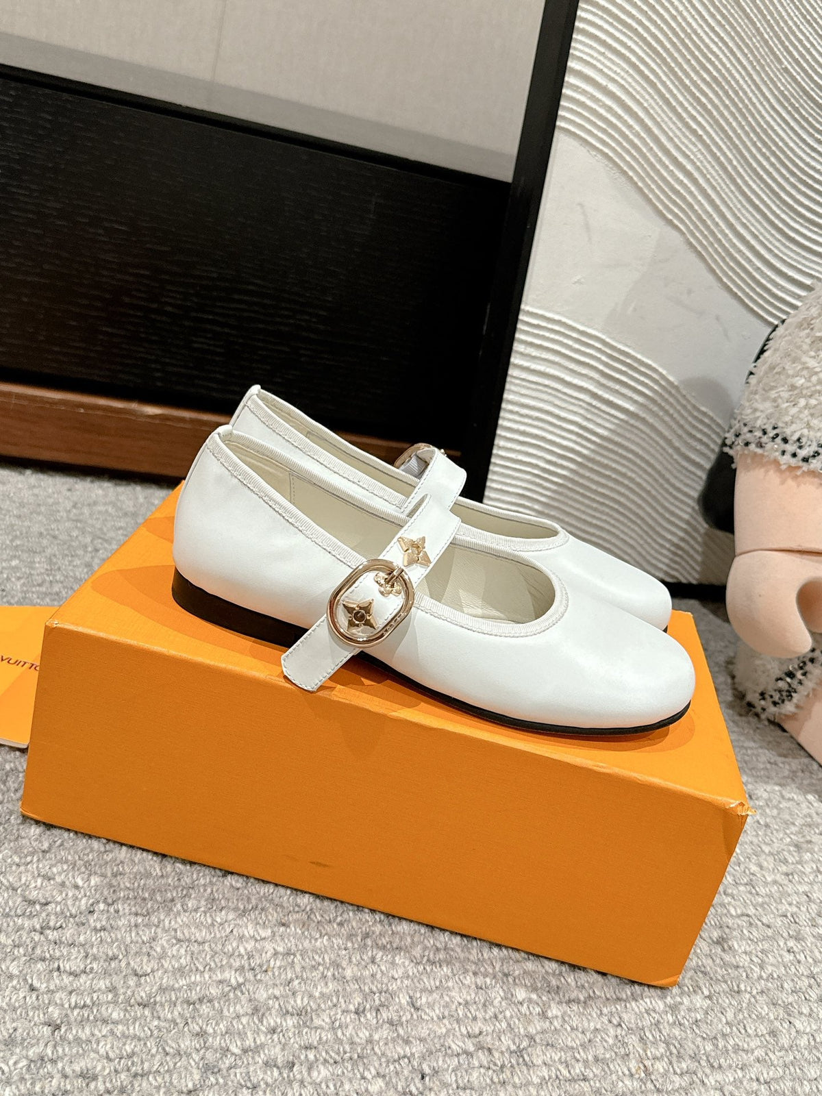 MARY JANE SHOES IN WHITE SHEEPSKIN