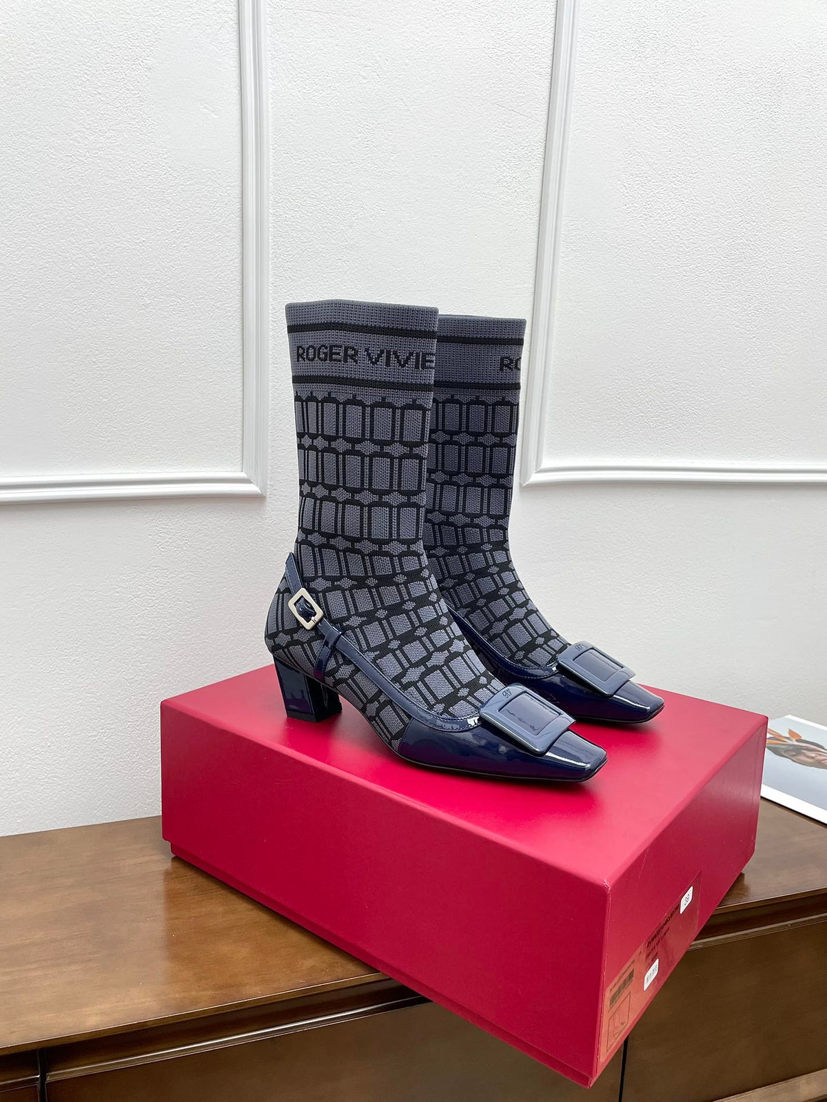 BELLE VIVIER SOCK LACQUERED BUCKLE ANKLE BOOTS IN NAVY BLUE CALFSKIN AND TECHNICAL FABRIC