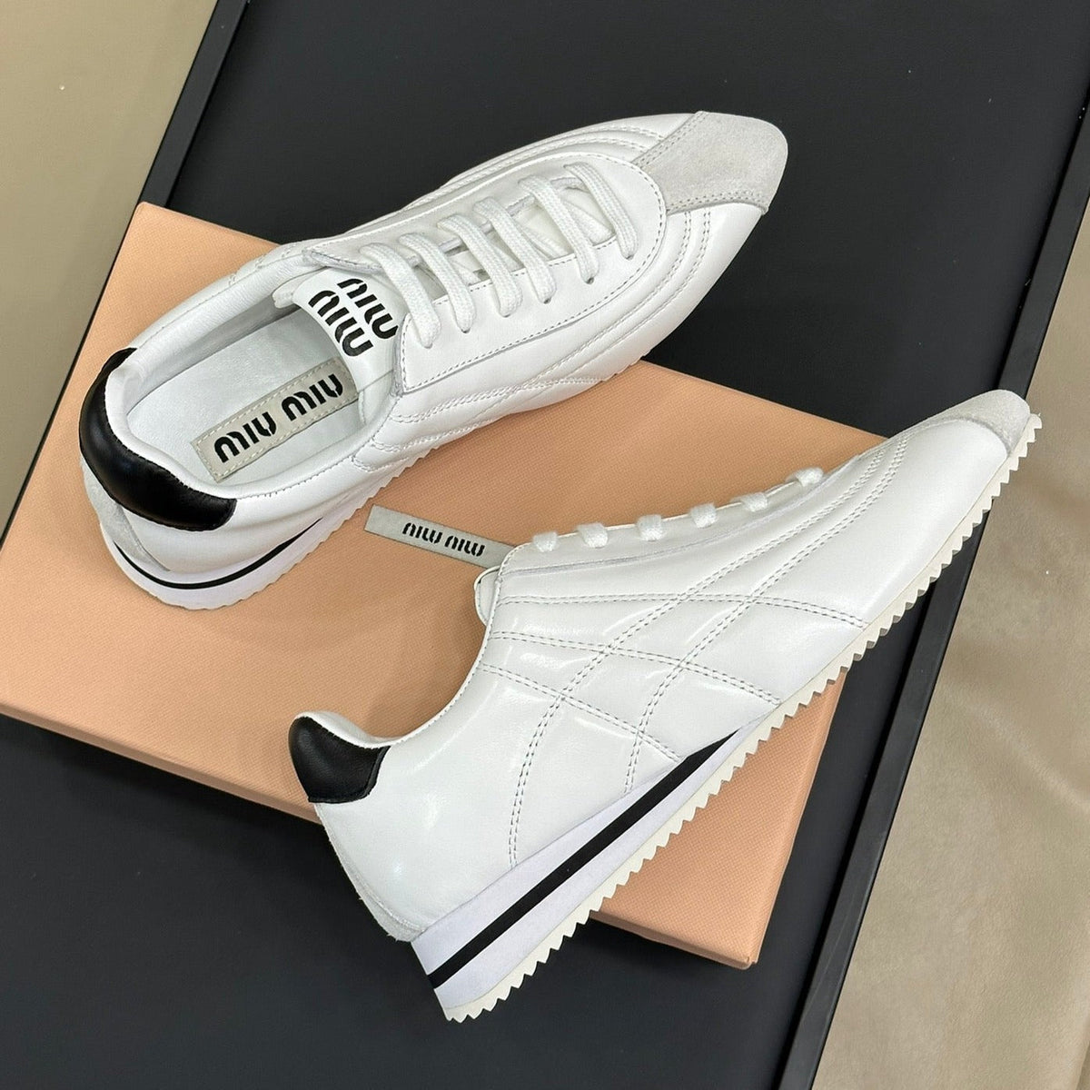 POINTED SPORTS SHOES WHITE LAMBSKIN
