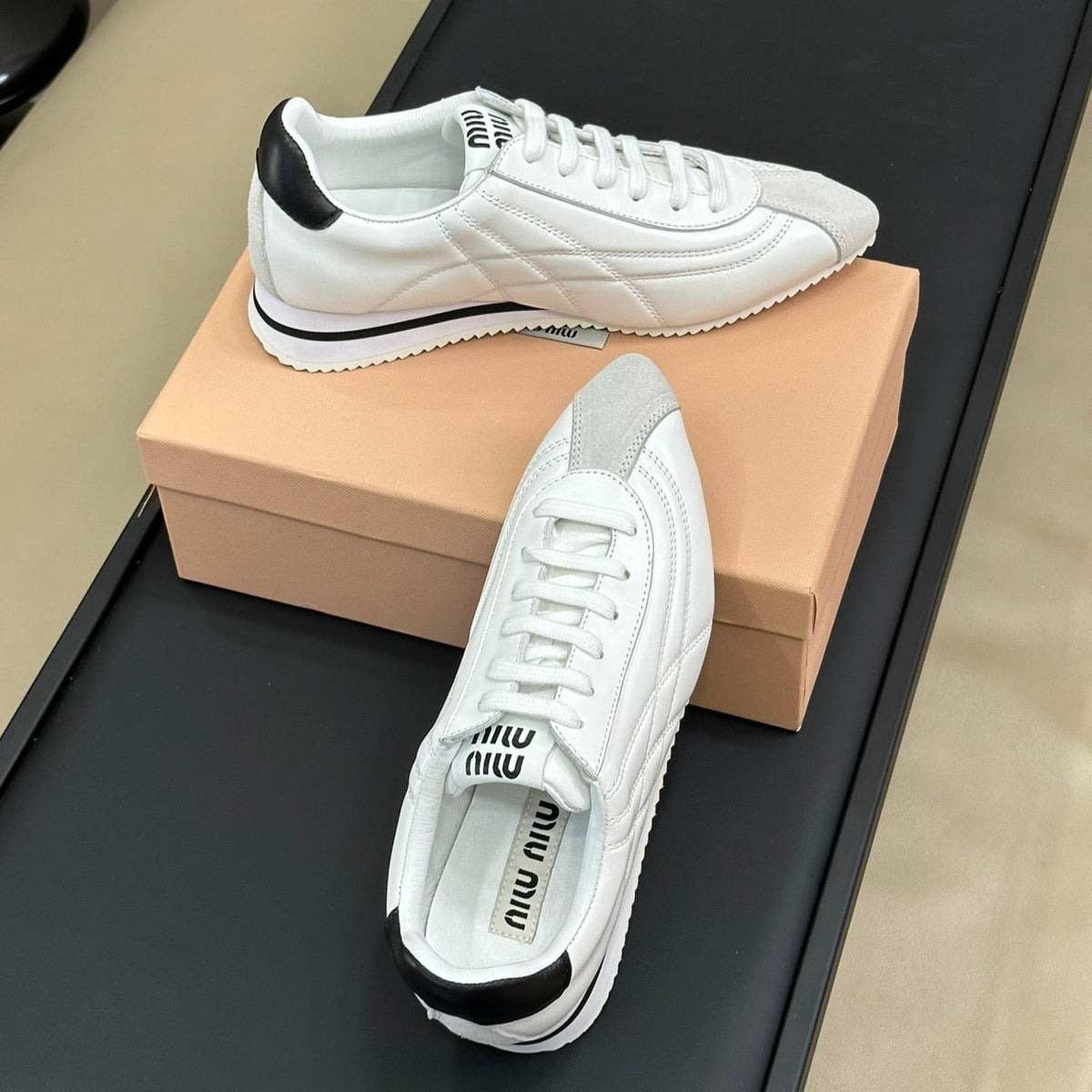 POINTED SPORTS SHOES WHITE LAMBSKIN