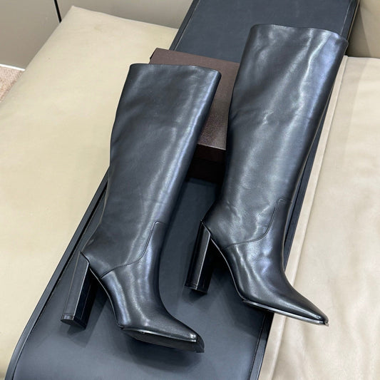 ALAIA 25S KNEE-HIGH SQUARE-TOE BOOTS IN BLACK CALFSKIN
