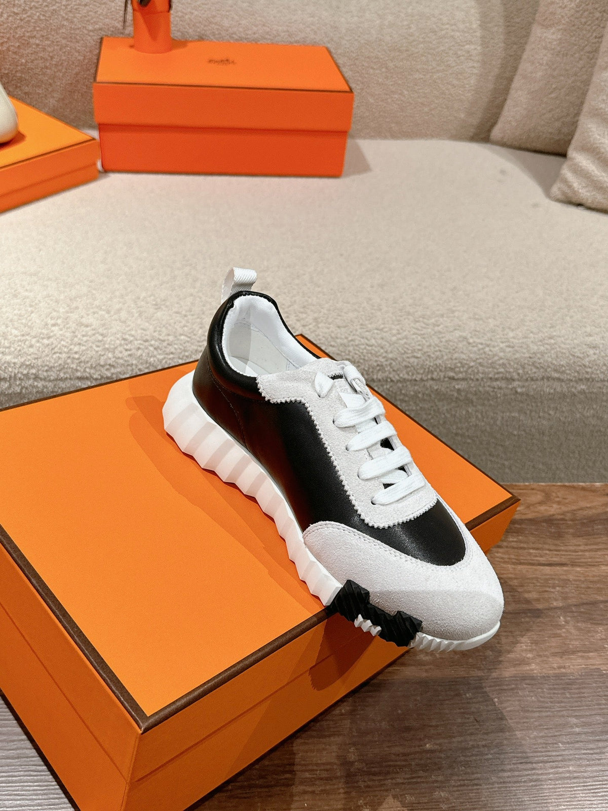 MAINLAND SNEAKER IN PALE GRAY SUEDE AND BLACK CALFSKIN