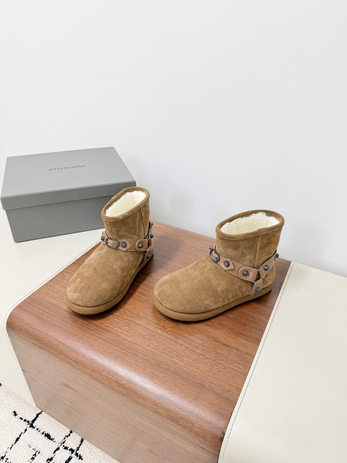BALENCIAGA 25S ALASKA ANKLE BOOTS IN LIGHT BROWN SUEDE AND LAMBSKIN