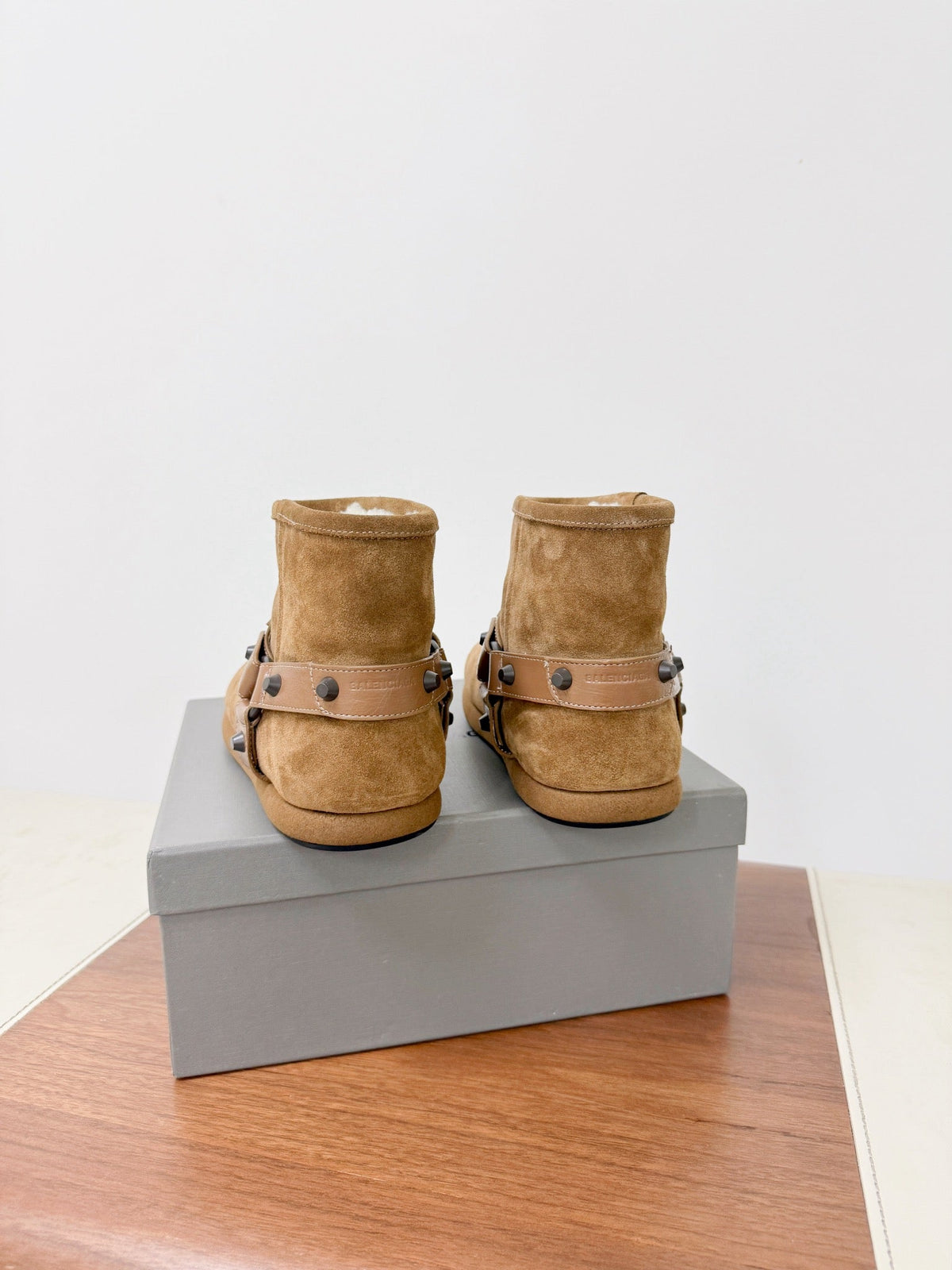 BALENCIAGA 25S ALASKA ANKLE BOOTS IN LIGHT BROWN SUEDE AND LAMBSKIN