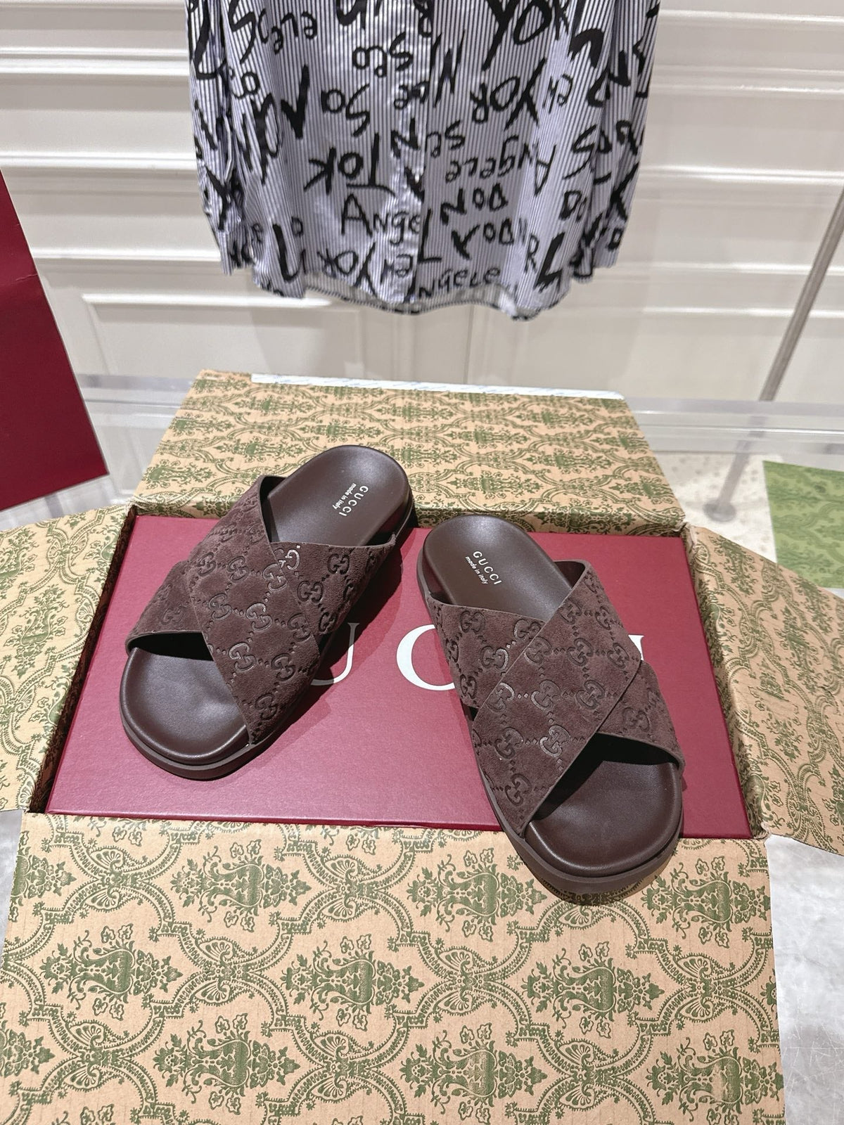 GG SLIDES IN DARK BROWN SUEDE WITH EMBOSSED LOGO STYLE 8