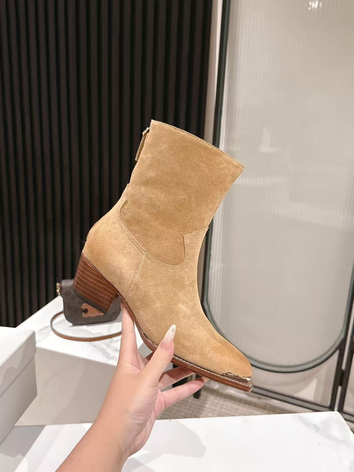 CELINE 25S CHELSEA BOOTS CLASSIC 45MM IN LIGHT BROWN SUEDE
