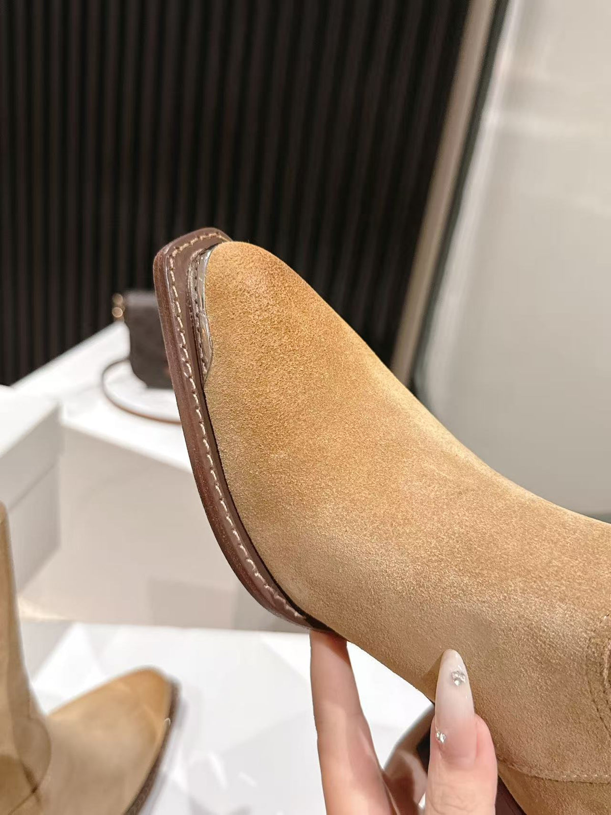 CELINE 25S CHELSEA BOOTS CLASSIC 45MM IN LIGHT BROWN SUEDE
