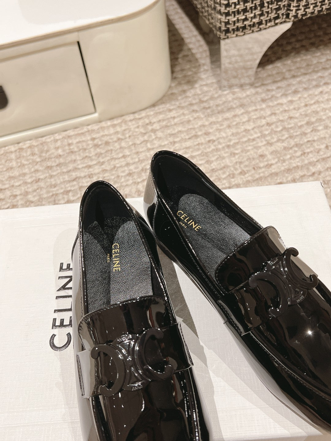 TRIOMPHE LOAFER IN BLACK PATENT CALFSKIN