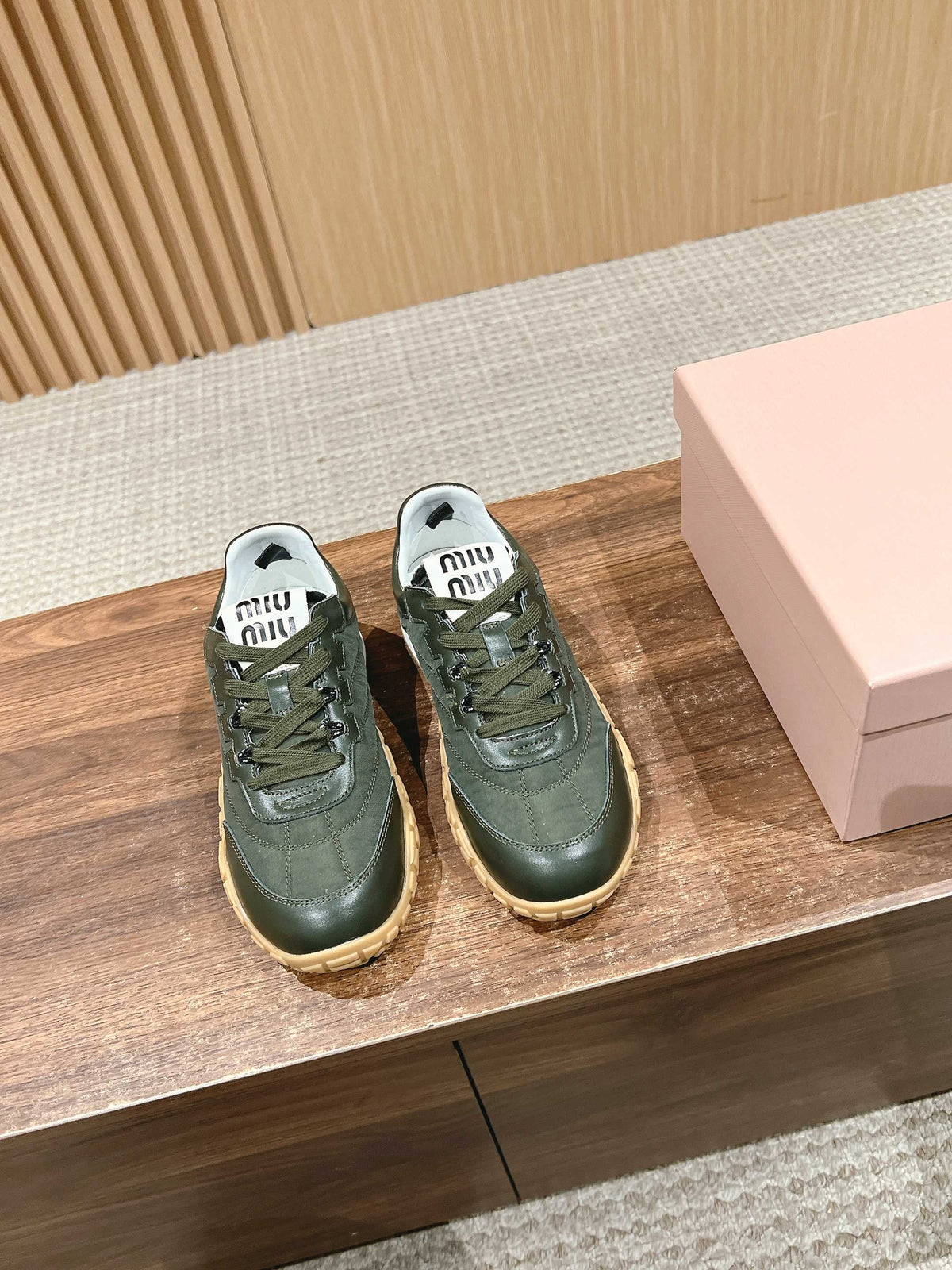 RUNNING SNEAKERS IN ARMY GREEN LAMBSKIN AND FABRIC ANTI-SLIP RUBBER SOLE