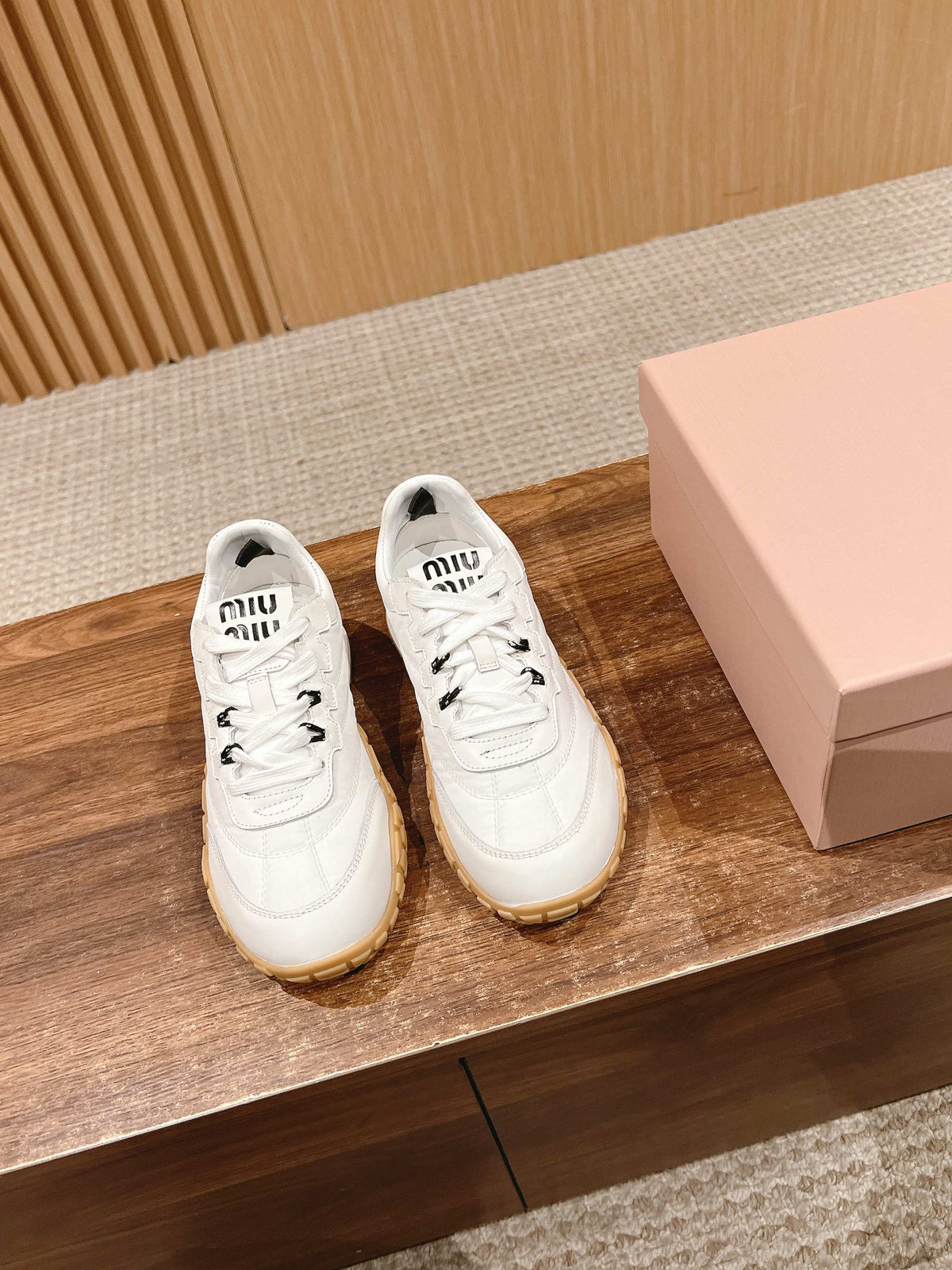 RUNNING SNEAKERS IN WHITE LAMBSKIN AND FABRIC ANTI-SLIP RUBBER SOLE