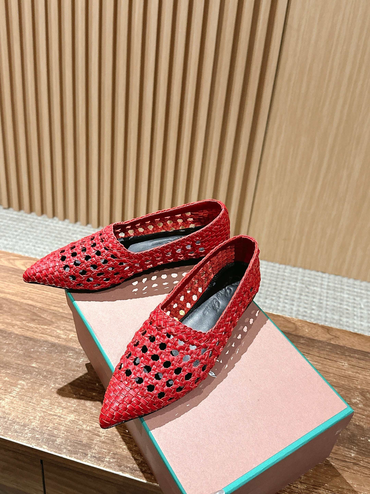 LP POINTED-TOE BALLET FLATS 25S IN RED LAMBSKIN