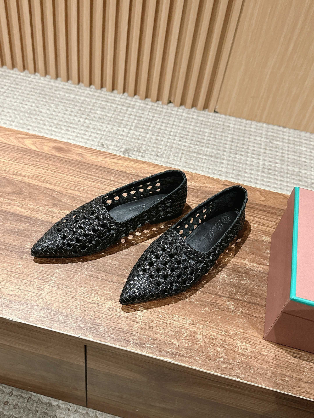 LP POINTED-TOE BALLET FLATS 25S IN BLACK LAMBSKIN