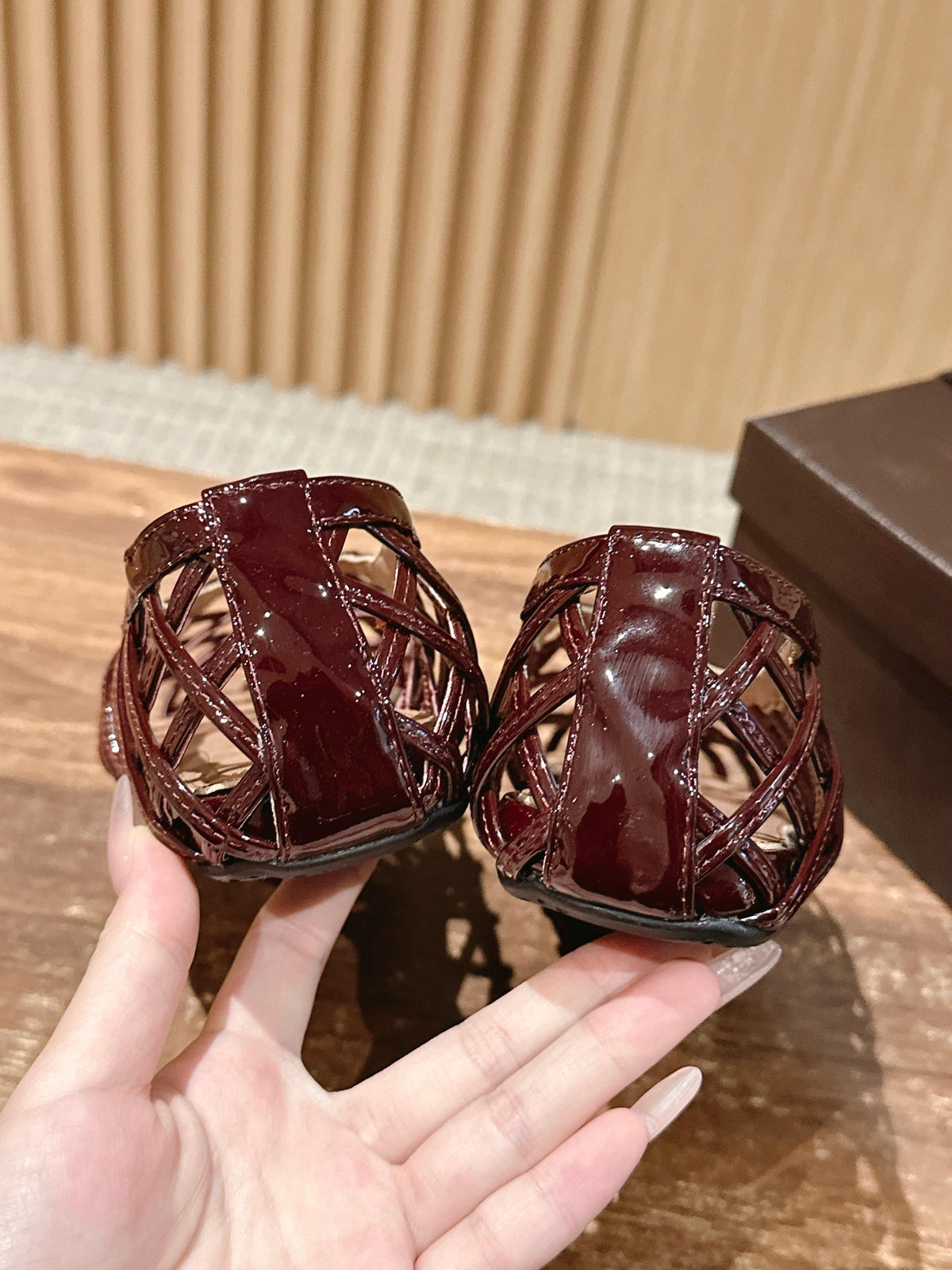 ALAIA MESH BALLET FLATS 25S IN DARK RED LAMBSKIN