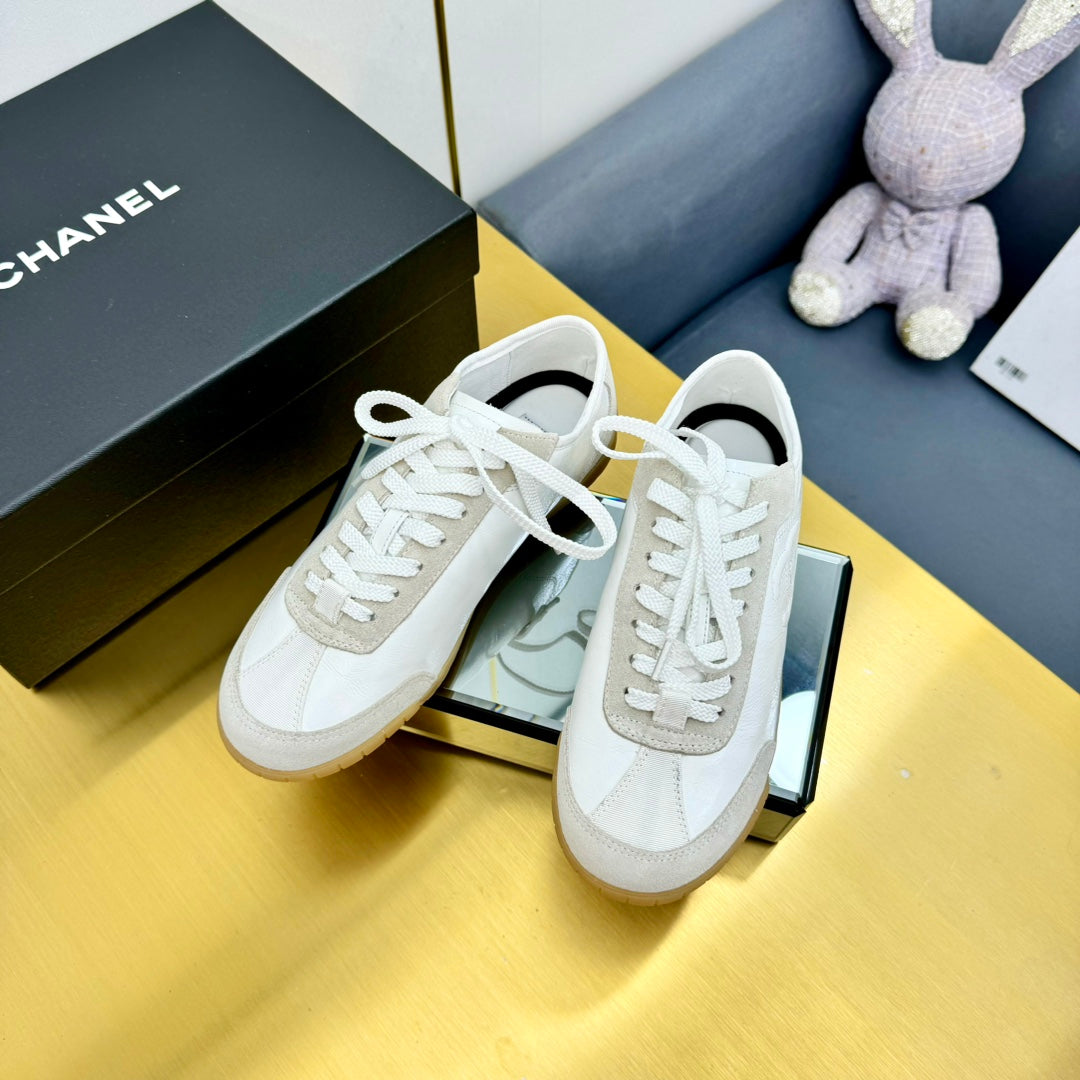 CC SNEAKER IN WHITE CALFSKIN AND SUEDE