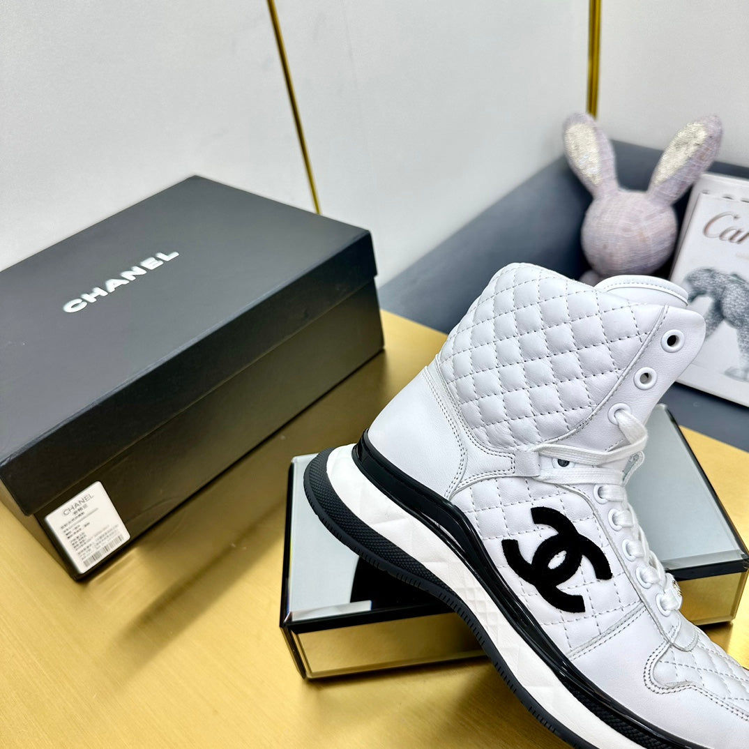 ATHLETIC SHOES IN WHITE CALFSKIN