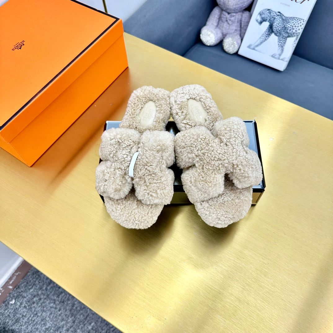 0RAN SHEARLING SANDALS ECRU TAN