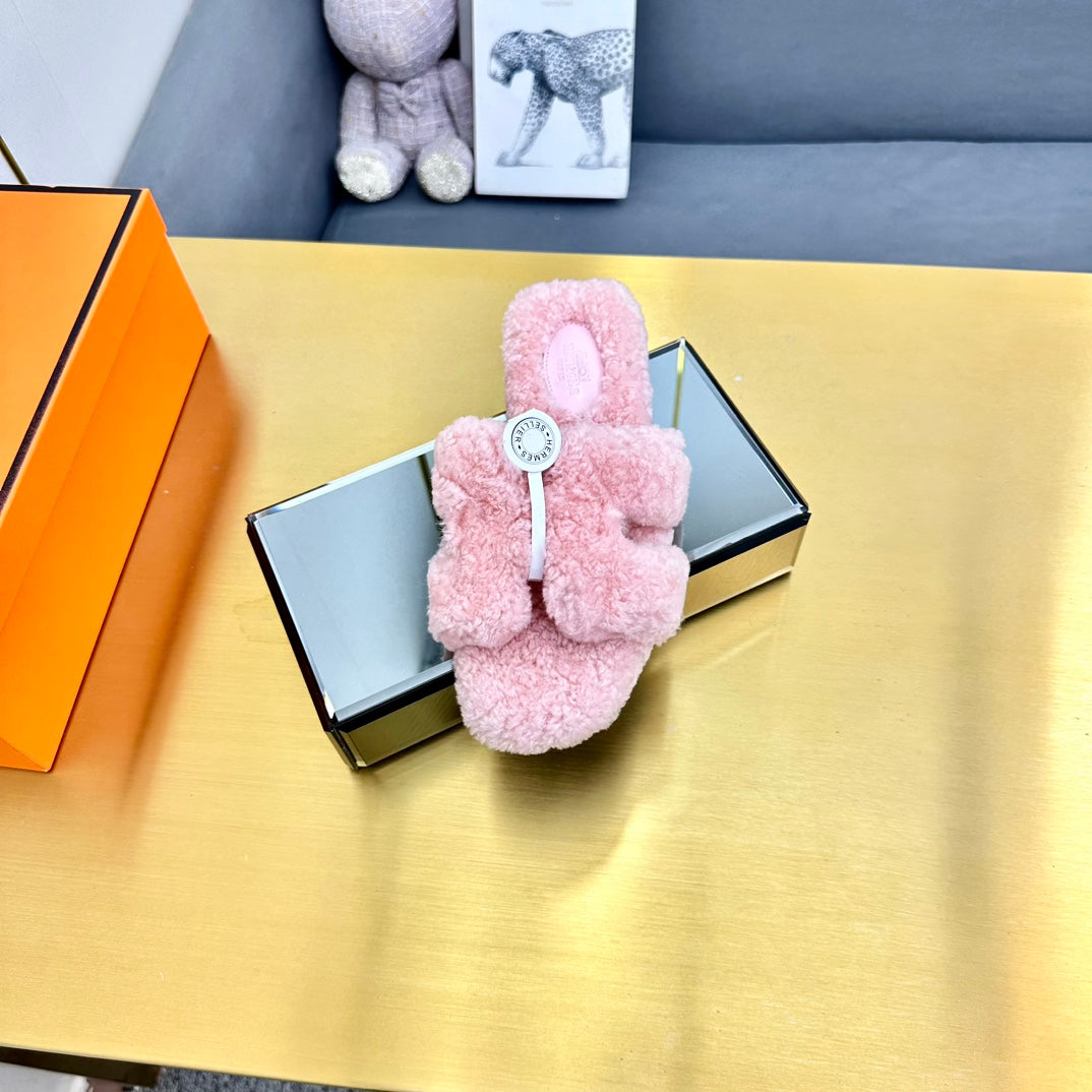 0RAN SHEARLING SANDALS BABY PINK