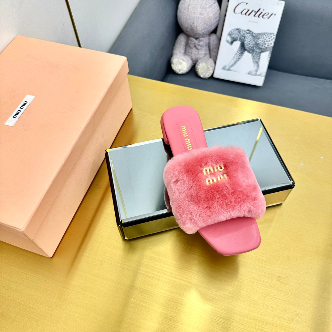 PINK SLIPPERS LAMB FUR