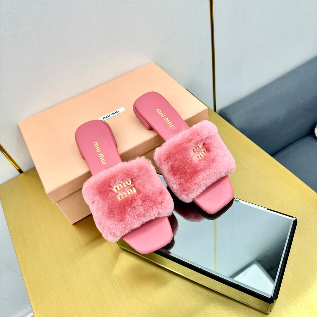 PINK SLIPPERS LAMB FUR