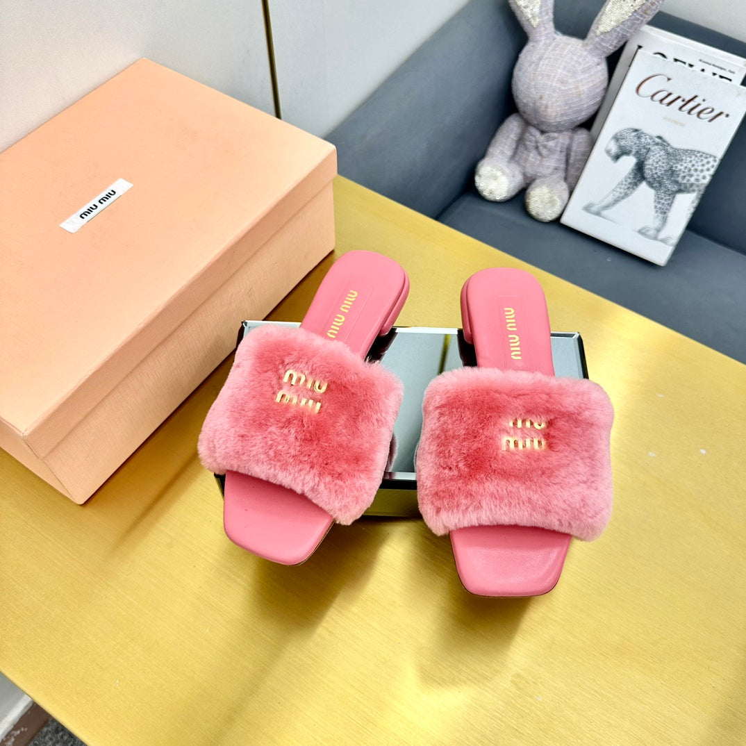 PINK SLIPPERS LAMB FUR