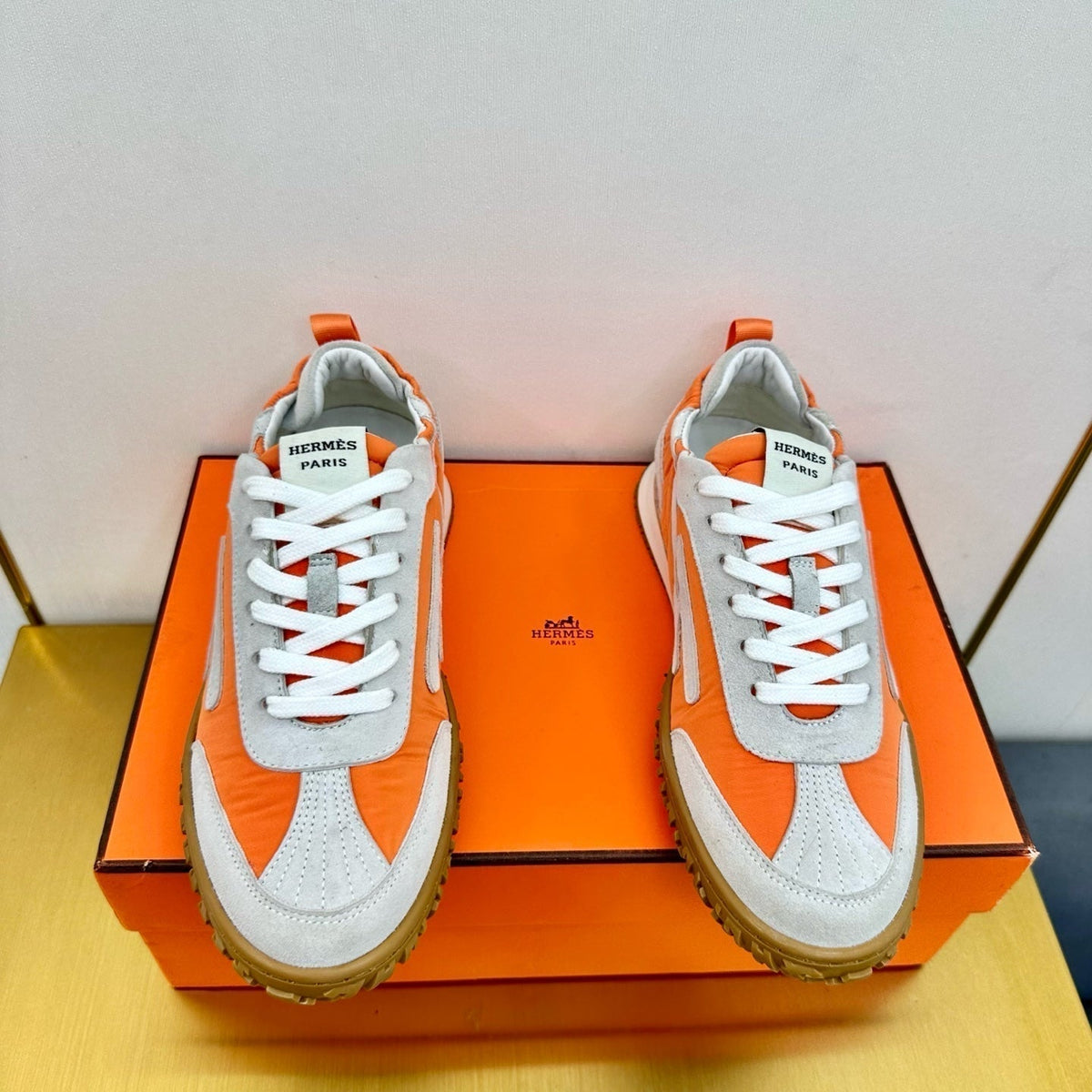 JET SNEAKER IN PALE GRAY SUEDE MIX ORANGE CALFSKIN