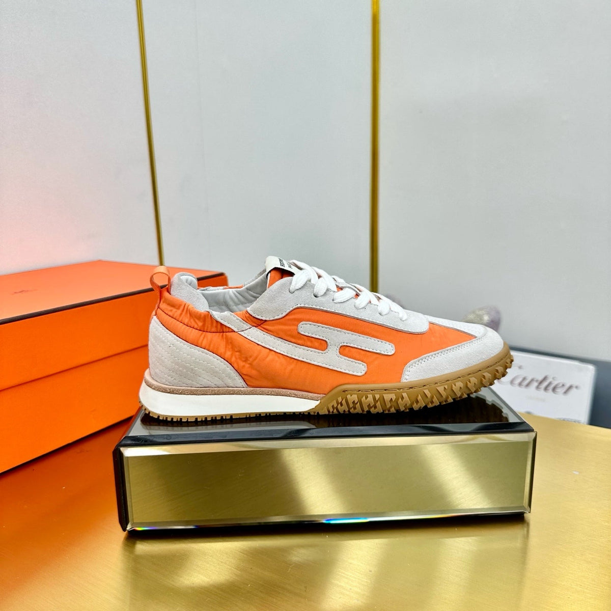 JET SNEAKER IN PALE GRAY SUEDE MIX ORANGE CALFSKIN
