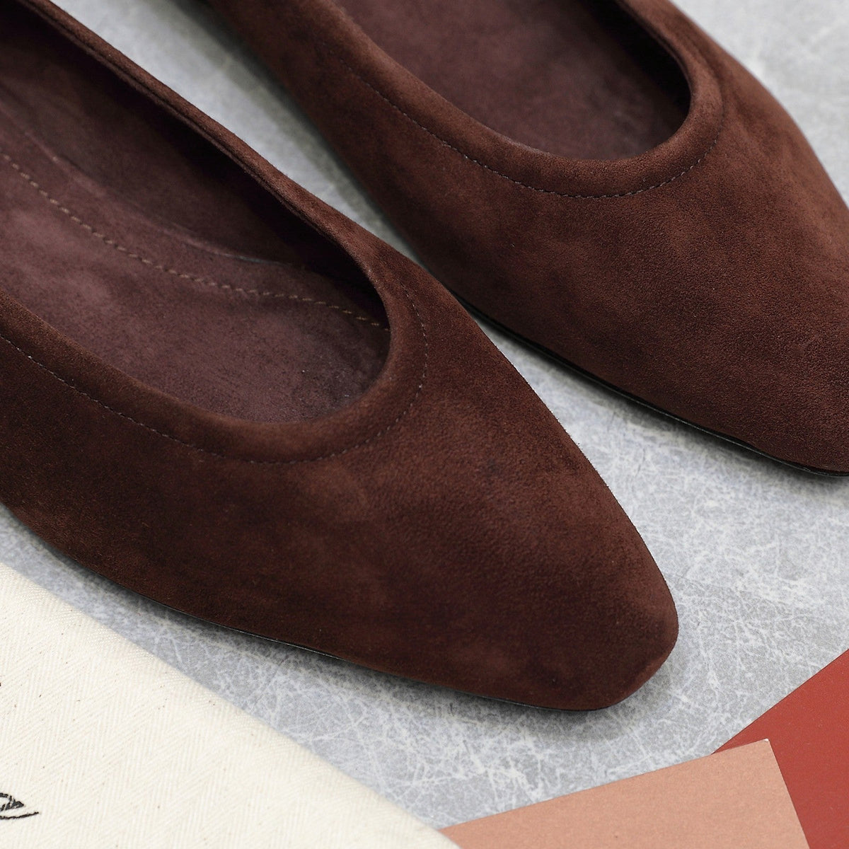 CLASSIC BALLET SHOES IN BROWN SUEDUE