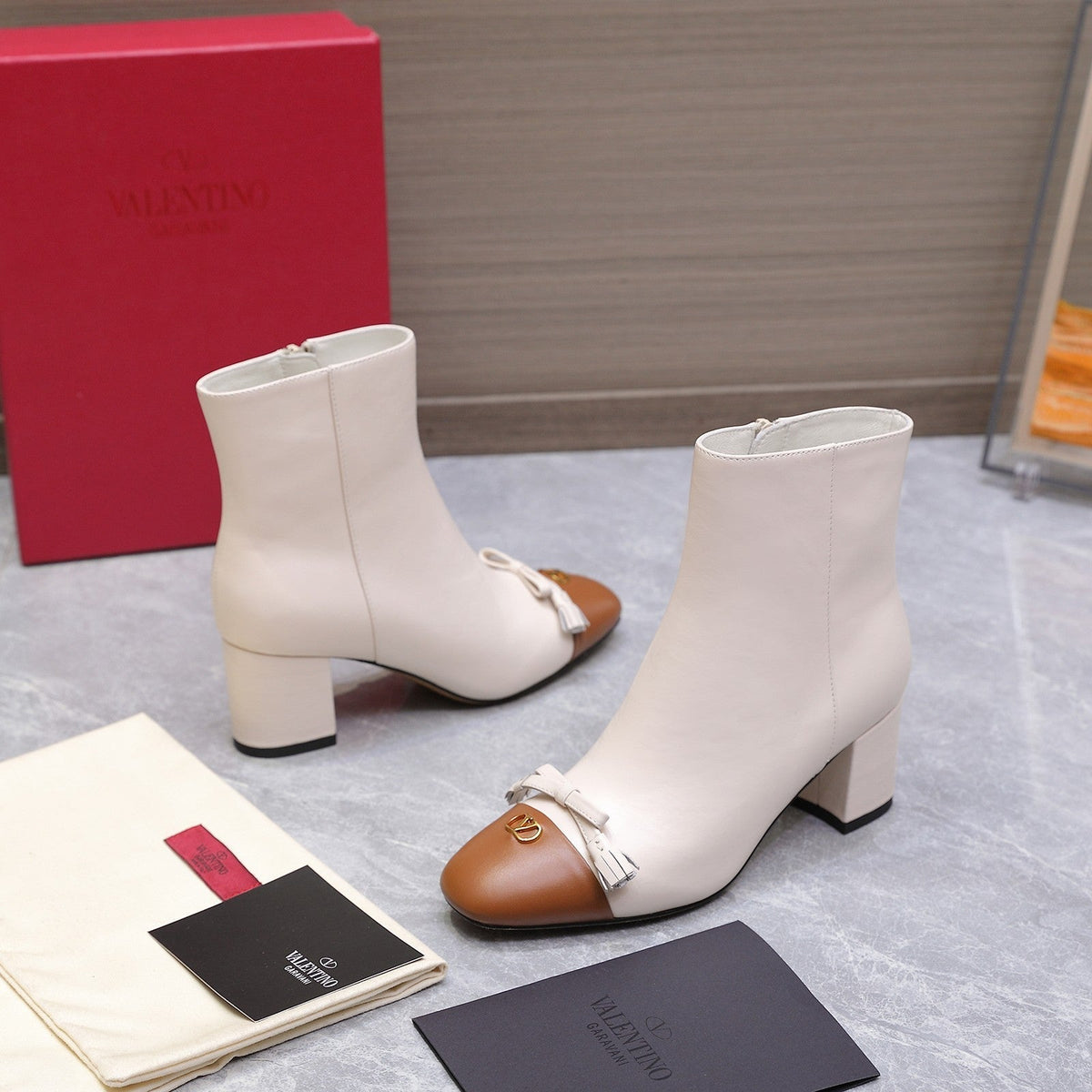 VALENTINO 25S VALET DU ROI ANKLE BOOTS 60 MM IN CREAM WHITE MIX BROWN CALFSKIN WITH BOW