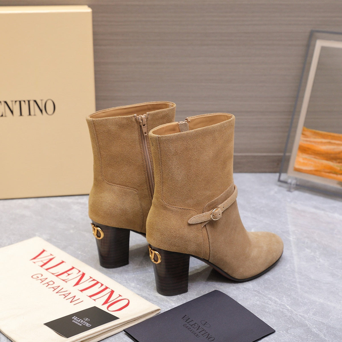 VALENTINO 25S GARAVANI VLOGO LOW BOOTS 80 MM IN LIGHT BROWN SUEDE