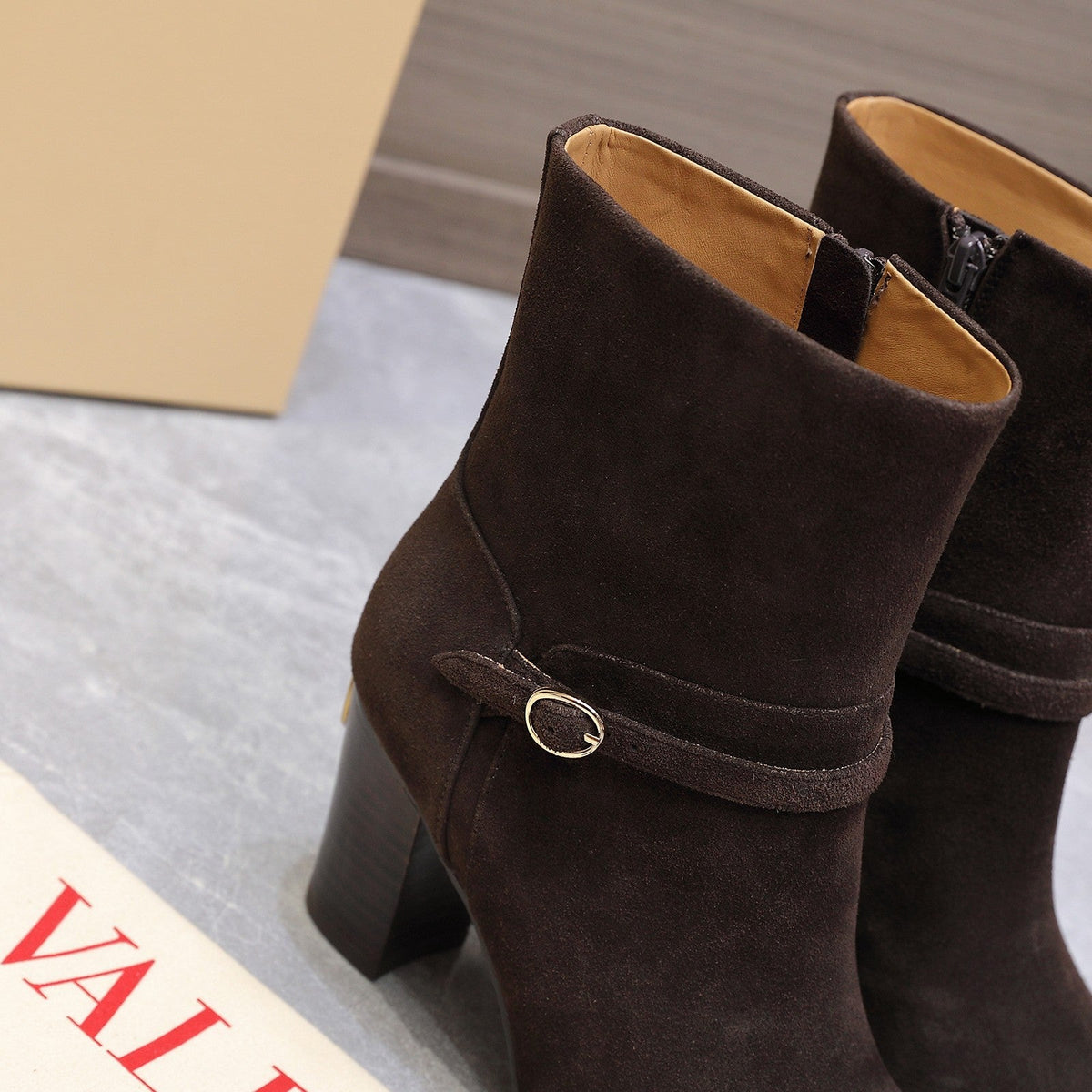 VALENTINO 25S GARAVANI VLOGO LOW BOOTS 80 MM IN DARK BROWN SUEDE