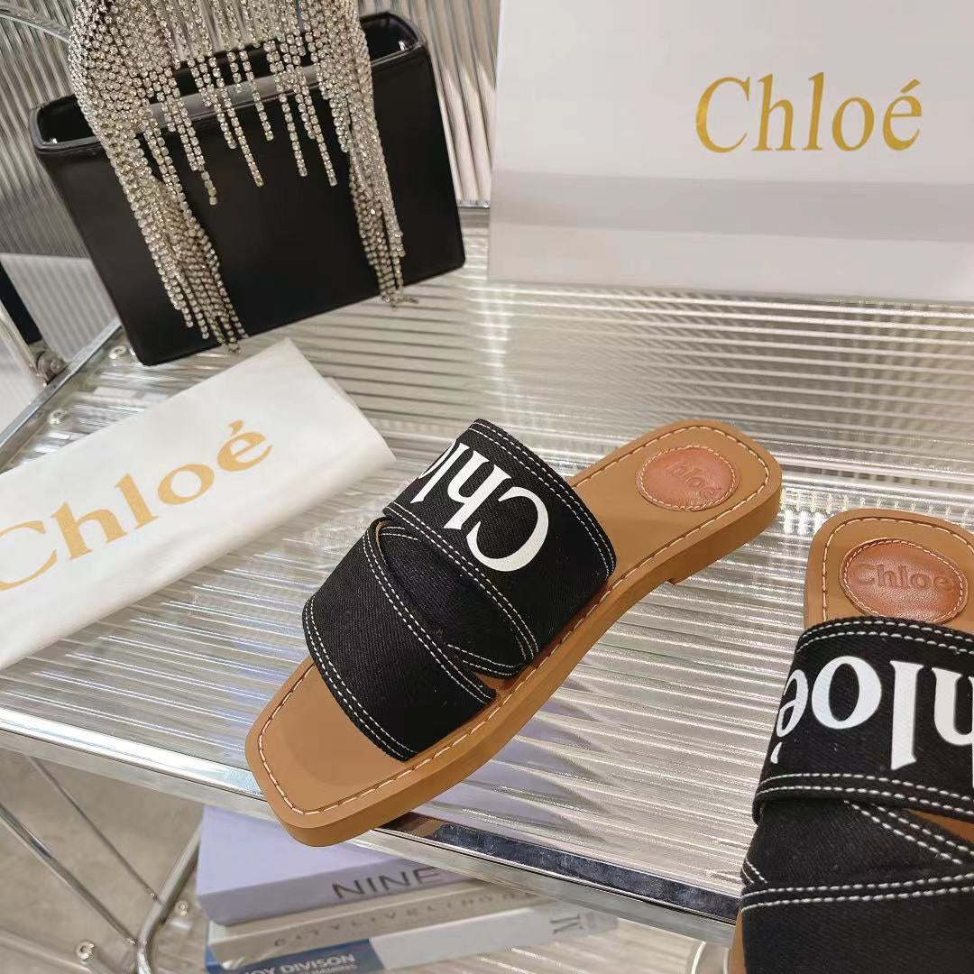 CHLOÉ WOODY MULE IN BLACK DENIM WITH WHITE LOGO