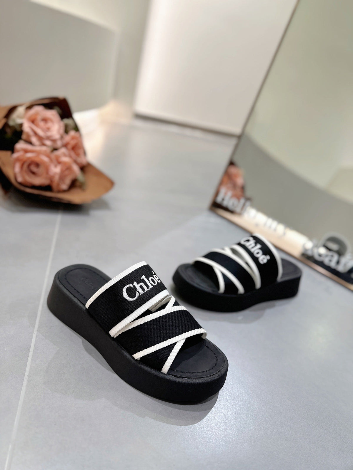 CHLOÉ PLATFORM SANDALS IN BLACK MIX WHITE DENSITY KNIT